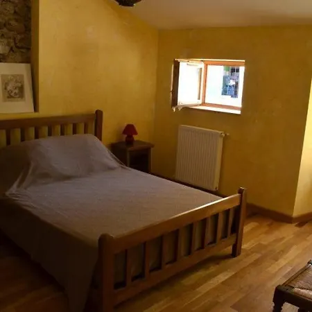 Le Clos De Ceintres Ferienhaus
